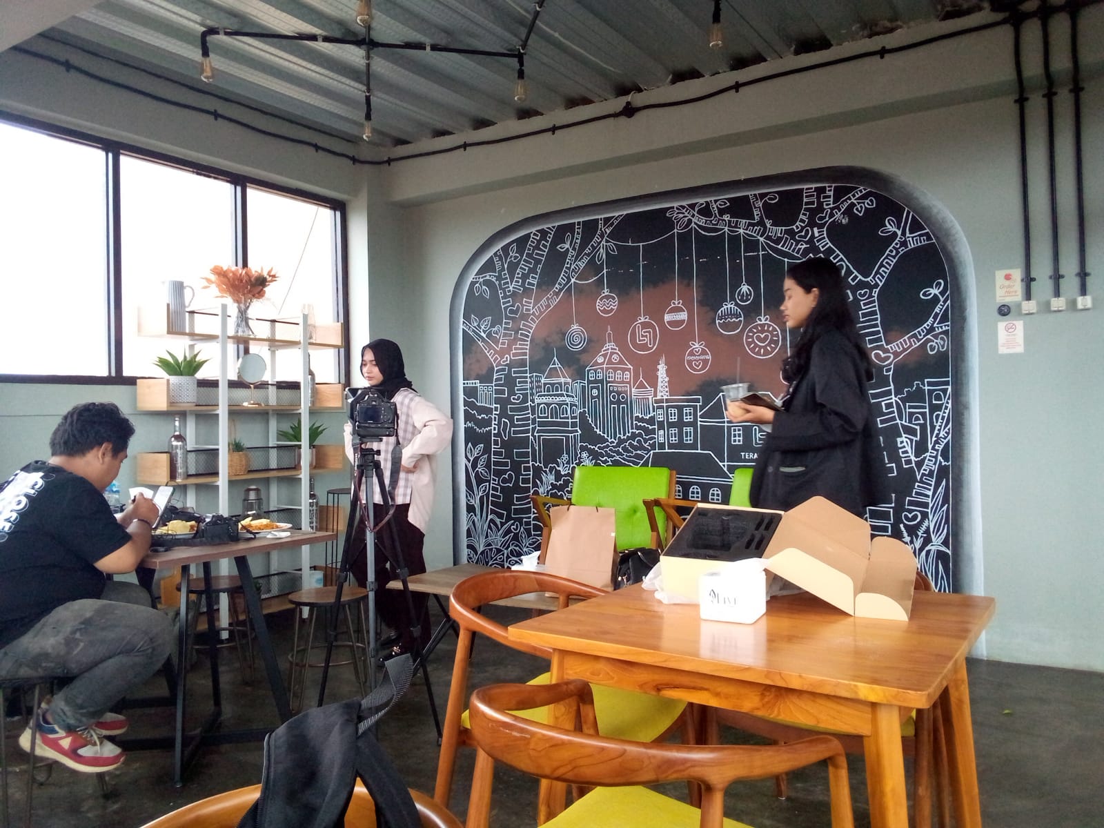 SMART HOST PROJECT: PUBLIC SPEAKING AND BRANDING DI ERA DIGITAL (TAHUN 2024)